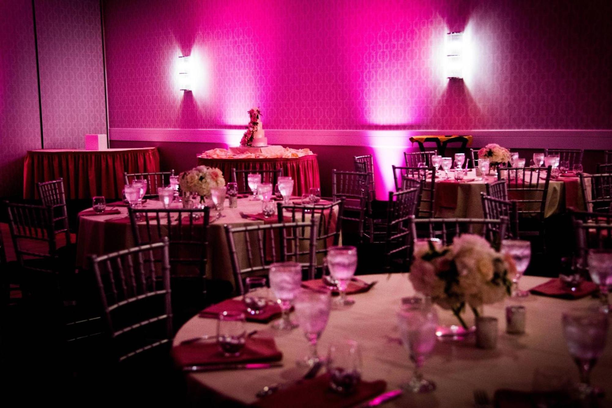 Delta Hotels By Marriott Cincinnati Шаронвилл Экстерьер фото