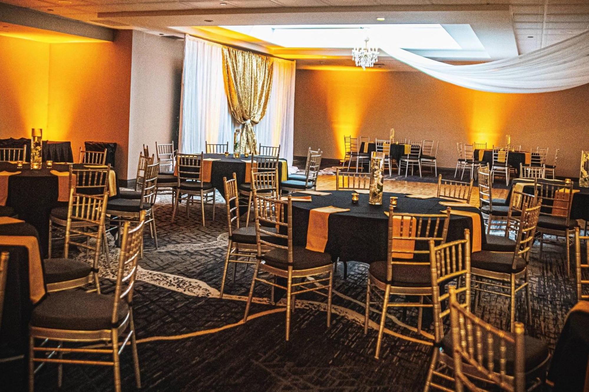 Delta Hotels By Marriott Cincinnati Шаронвилл Экстерьер фото
